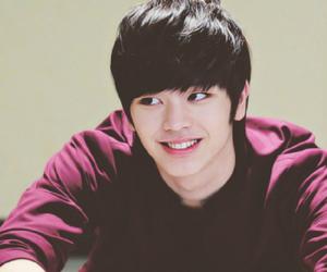 Yook Sung-jae